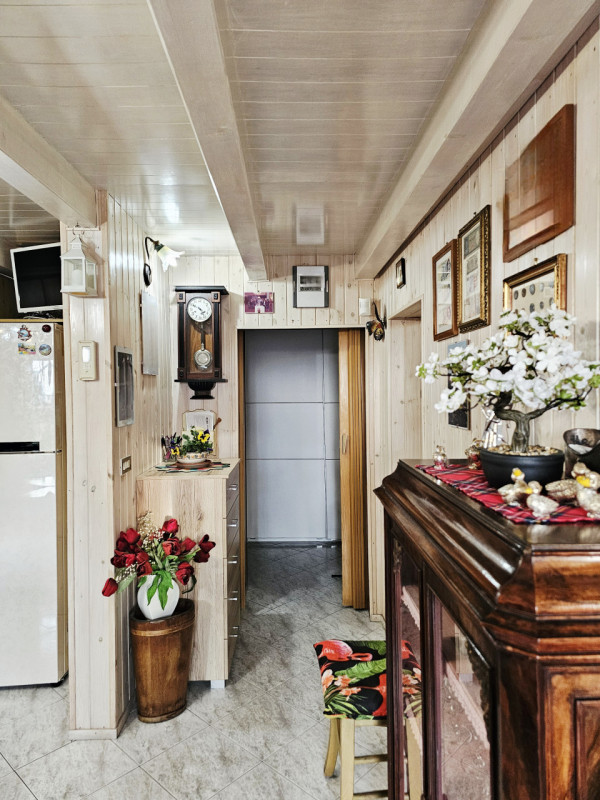 Proponiamo in vendita a Baone, località Rivadolmo, casa a schiera centrale con scoperto esclusivo...