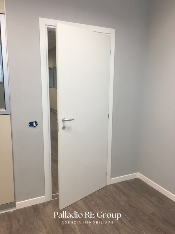 Volete investire in un ufficio spazioso e strategicamente posizionato? Questa è la vostra occasio...