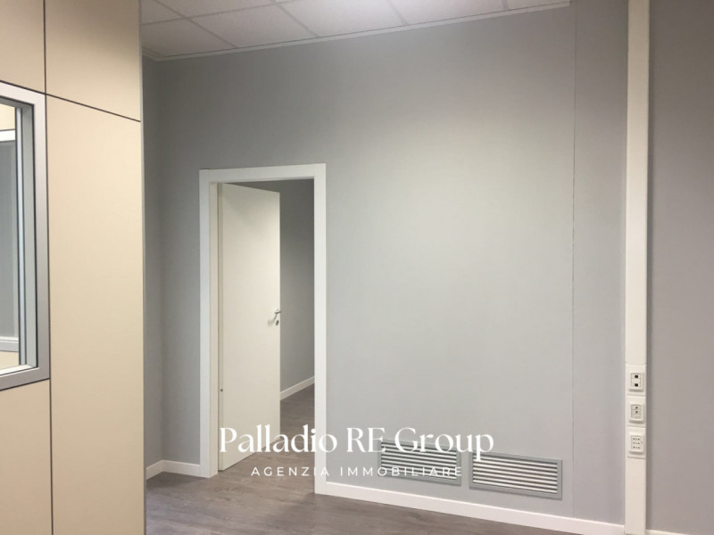 Volete investire in un ufficio spazioso e strategicamente posizionato? Questa è la vostra occasio...