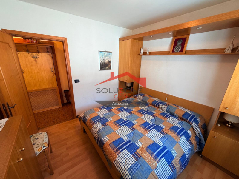 Scopri questa bifamiliare situata nel cuore di Asiago, a soli 5 minuti d'auto dal centro e altret...