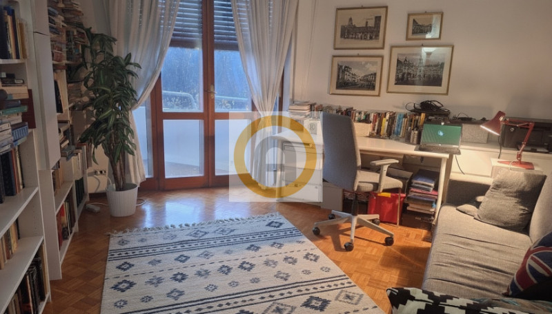 Elegante e Luminoso Tricamere (190 mq) a 10 min a piedi dal Centro.
Spazi introvabili, terrazze v...