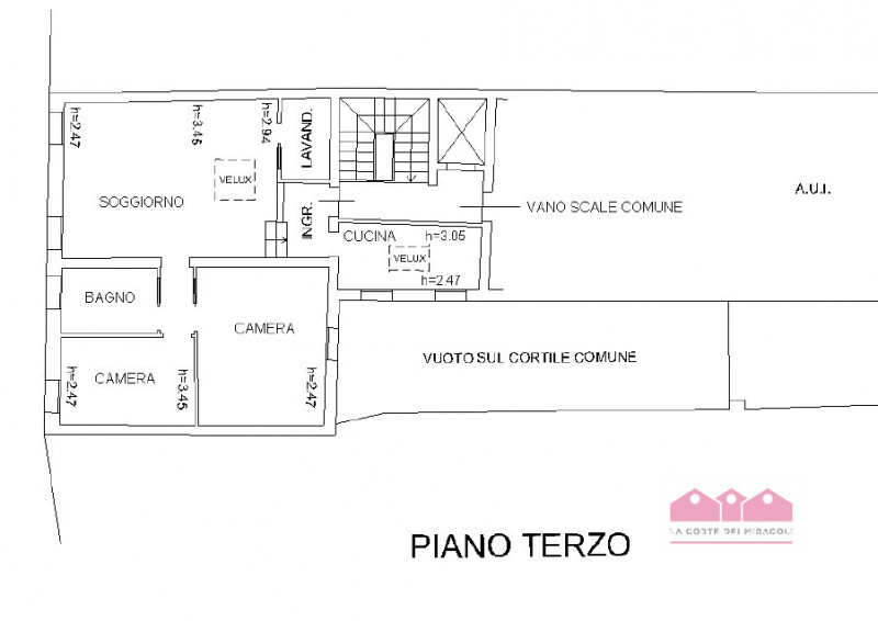 SANTA CATERINA: ULTIMO PIANO SERVITO DA ASCENSORE, SOGGIORNO, CUCINA SEPARATA, DUE CAMERE, UNA CA...