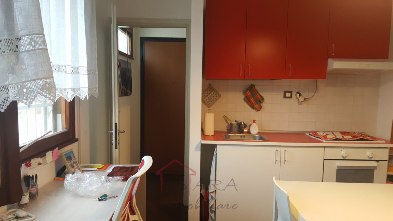 PADOVA - ZONA ISTITUTI: Appartamento bilocale arredato sito al piano rialzato in palazzina di sol...