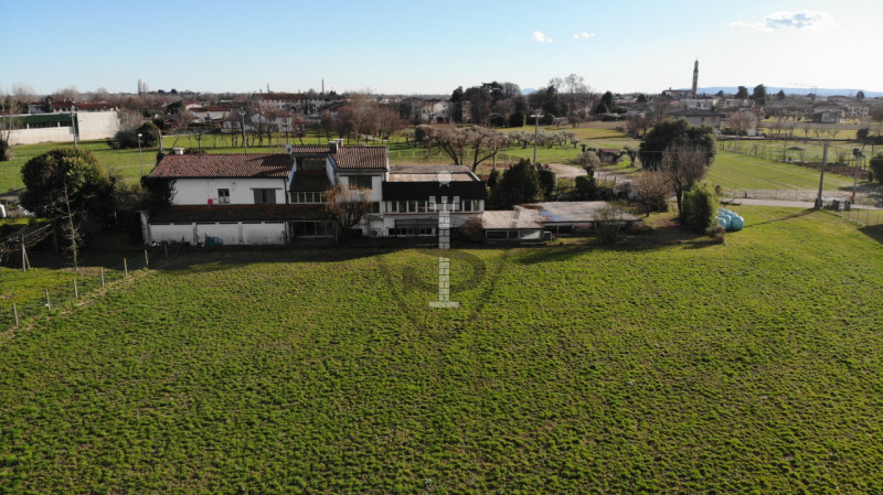 Stai cercando un terreno agricolo facilmente accessibile e in posizione soleggiata?
A Nove, propo...