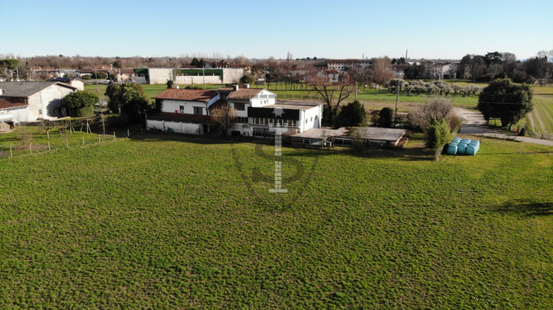 Stai cercando un terreno agricolo facilmente accessibile e in posizione soleggiata?
A Nove, propo...