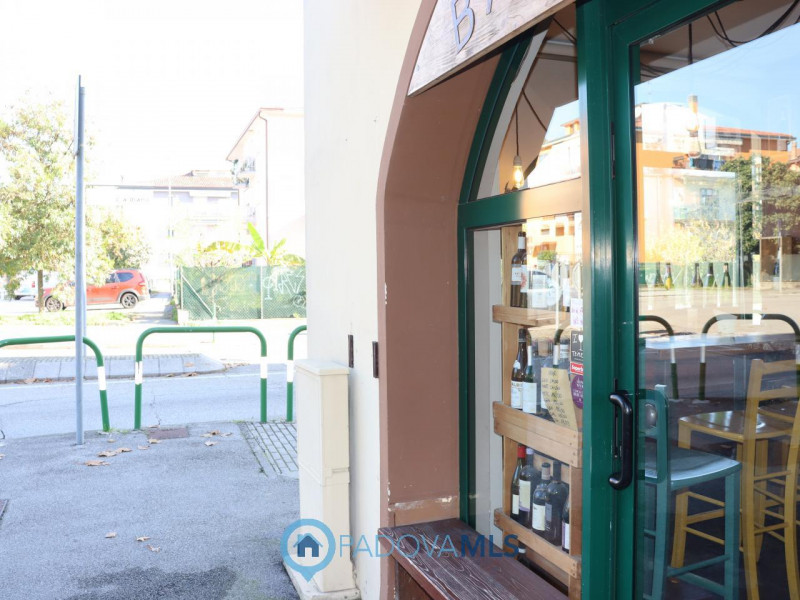 NEGOZIO COMMERCIALE CON ANNESSO MAGAZZINO AL PIANO INTERRATO A CASALSERUGO (PD)

Immobile in escl...