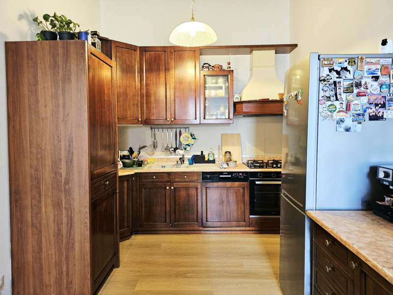 A Este, in una posizione comoda al centro, proponiamo in affitto appartamento trilocale recenteme...