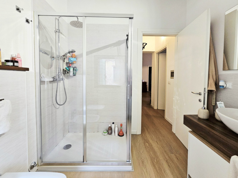 A Este, in una posizione comoda al centro, proponiamo in affitto appartamento trilocale recenteme...