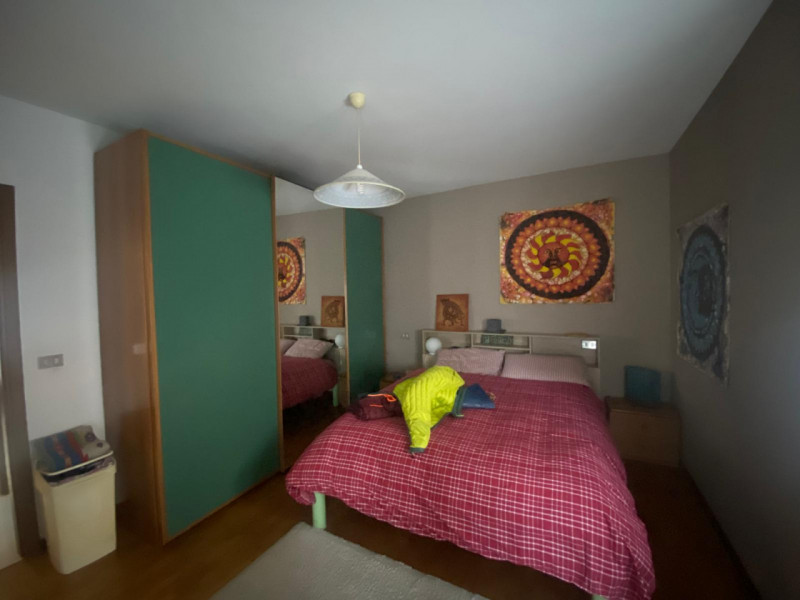 Vendesi affascinante appartamento in zona Caile , a pochi passi dal verde Parco Robinson. Questa ...