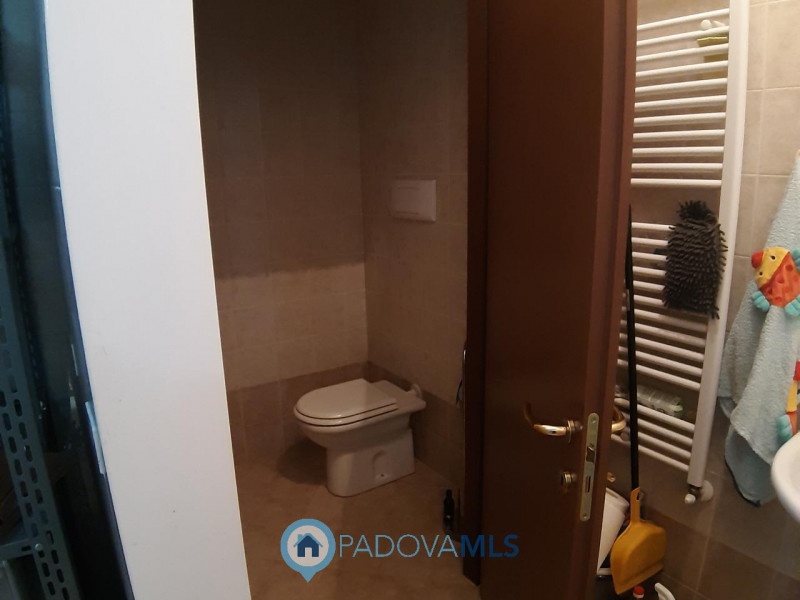 SOLESINO VENDESI LOCALE COMMERCIALE

Immobile in esclusiva al Gruppo Padova MLS

A due passi dal ...