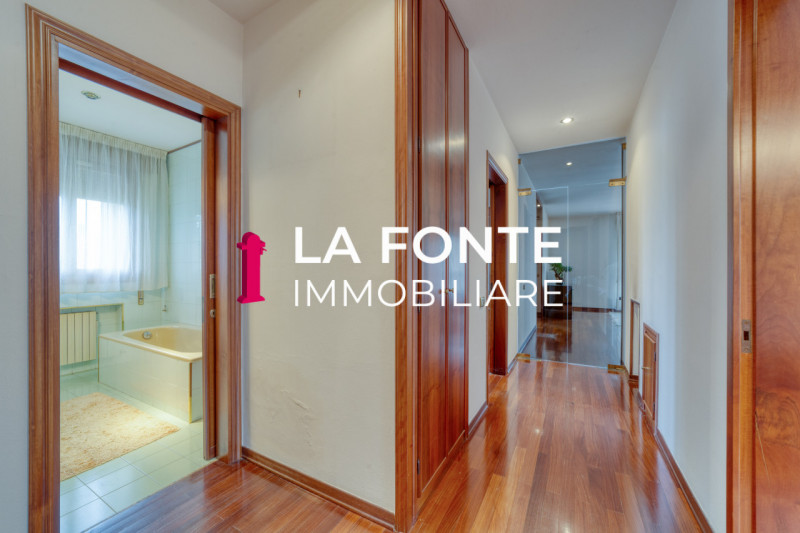 PERAGA DI VIGONZA - VILLA SINGOLA CON LABORATORIO - su lotto di 1.500 mq, offre ampi spazi per vi...