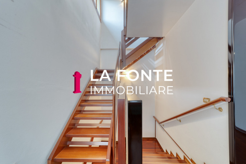 PERAGA DI VIGONZA - VILLA SINGOLA CON LABORATORIO - su lotto di 1.500 mq, offre ampi spazi per vi...