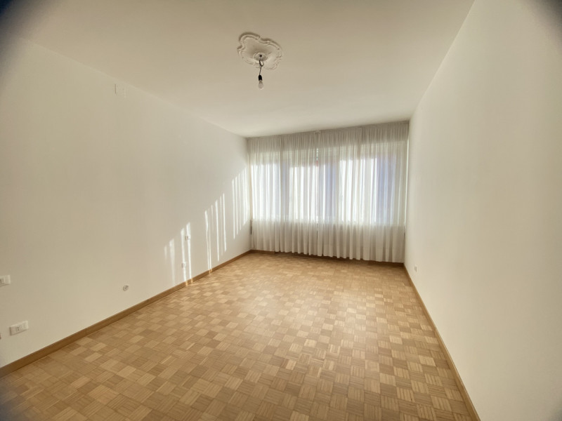 Nel  centro storico di Vicenza, proponiamo in locazione un appartamento esclusivo situato al terz...