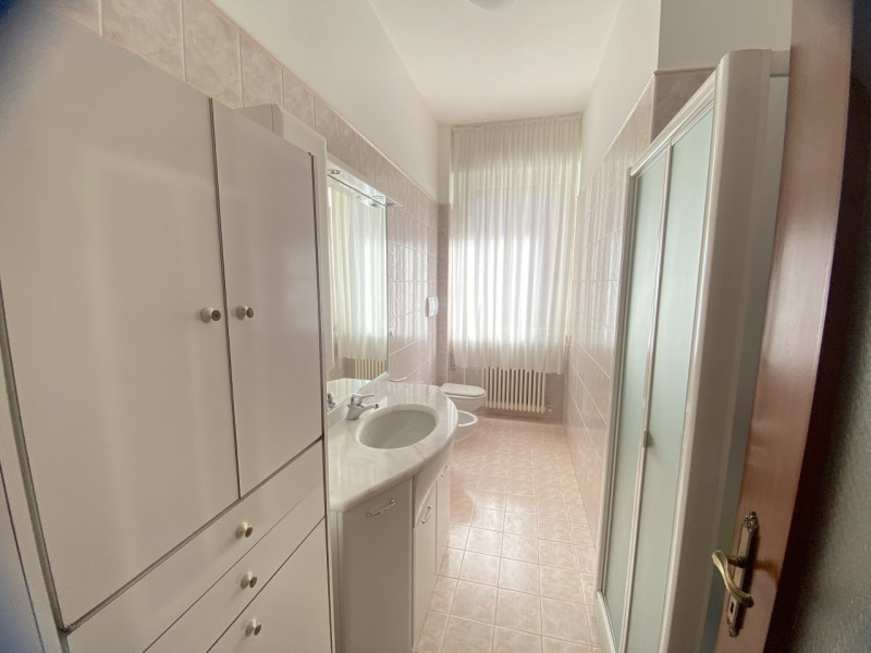 Nel  centro storico di Vicenza, proponiamo in locazione un appartamento esclusivo situato al terz...