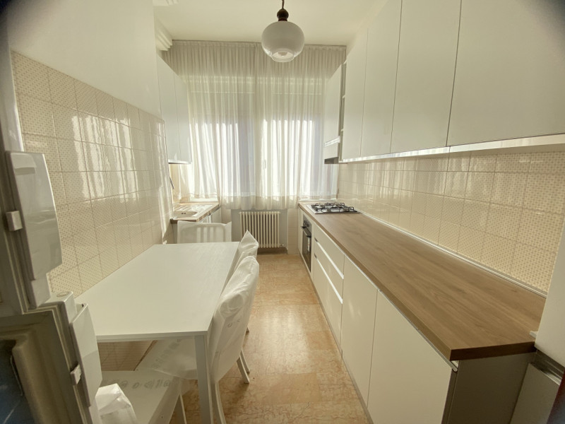 Nel  centro storico di Vicenza, proponiamo in locazione un appartamento esclusivo situato al terz...