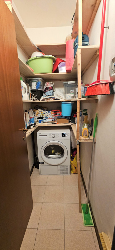 VICENZA OVEST - Zona Pomari: Proponiamo appartamento con due camere e due bagni completamente arr...