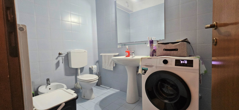 VICENZA OVEST - Zona Pomari: Proponiamo appartamento con due camere e due bagni completamente arr...