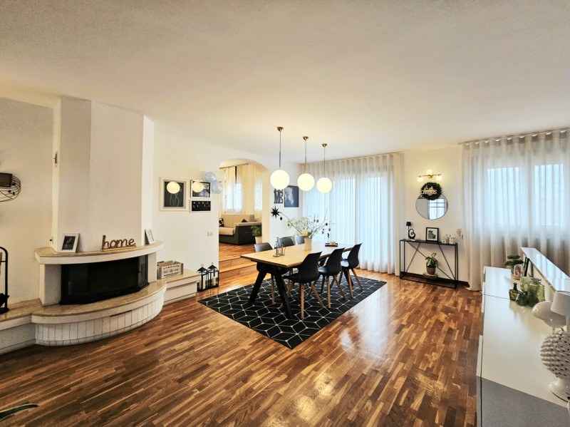 A Ospedaletto Euganeo, in un tranquillo quartiere residenziale, proponiamo in vendita spettacolar...