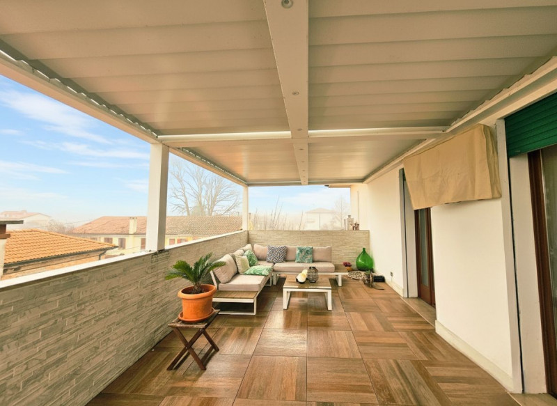 A Ospedaletto Euganeo, in un tranquillo quartiere residenziale, proponiamo in vendita spettacolar...