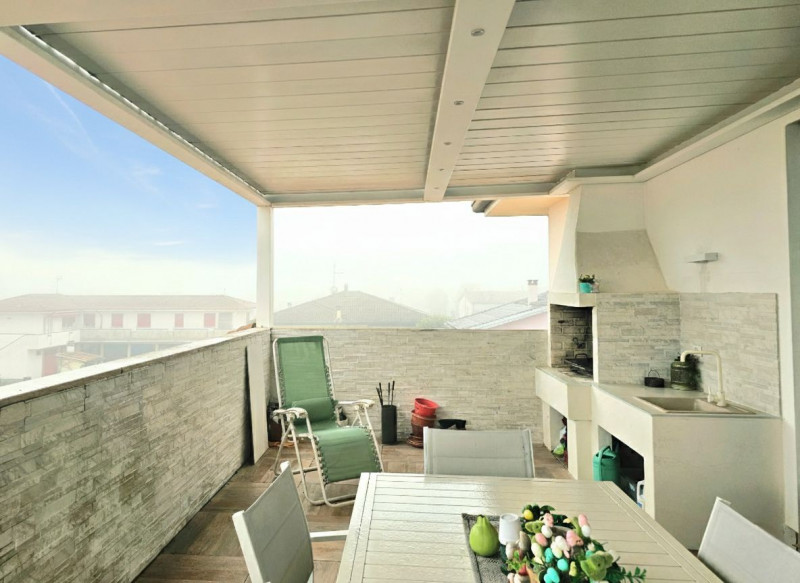 A Ospedaletto Euganeo, in un tranquillo quartiere residenziale, proponiamo in vendita spettacolar...