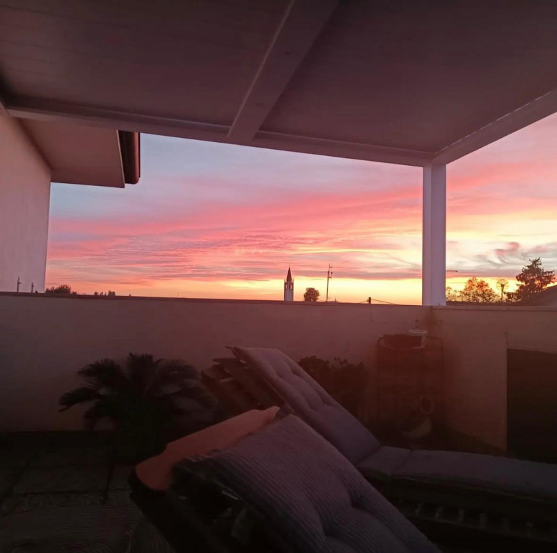 A Ospedaletto Euganeo, in un tranquillo quartiere residenziale, proponiamo in vendita spettacolar...