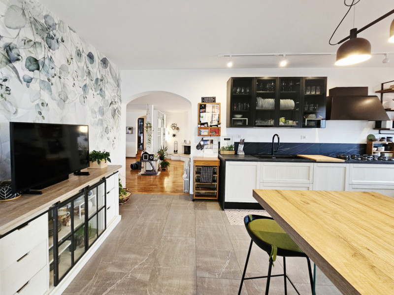 A Ospedaletto Euganeo, in un tranquillo quartiere residenziale, proponiamo in vendita spettacolar...