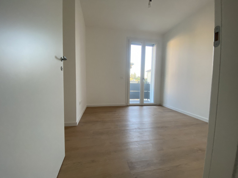 SANT'ANDREA VI 3 Camere Box P Auto
3 Camere con grande zona giorno Open space, doppi servizi , la...