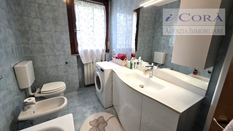 Nel cuore di Vigodarzere, proponiamo in vendita un elegante appartamento trilocale di circa 80 mq...