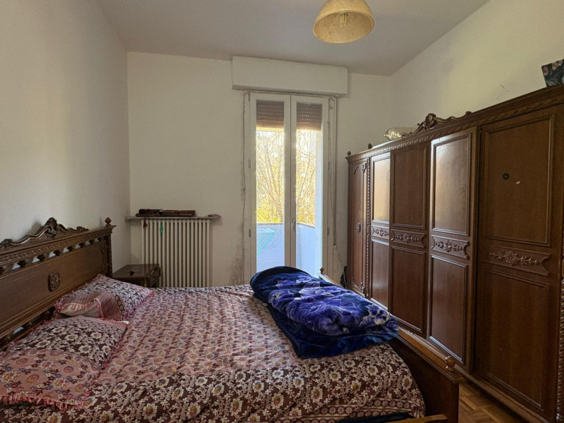 Proponiamo in vendita appartamento al primo piano servito da ascensore di nuova installazione, re...