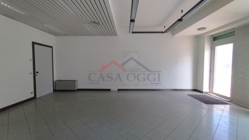 RIF.463A - Montemerlo di Cervarese Santa Croce

Si propone in vendita locale commerciale ex Banca...