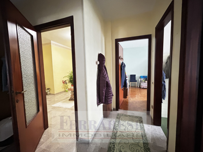 MORTISE Spazioso APPARTAMENTO al piano primo con una superficie generosa di 120 mq, soluzione per...