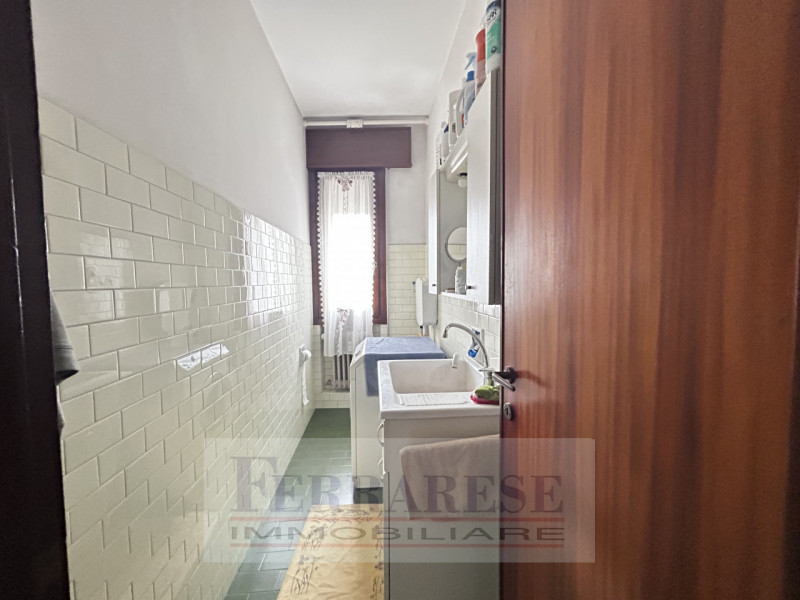 MORTISE Spazioso APPARTAMENTO al piano primo con una superficie generosa di 120 mq, soluzione per...