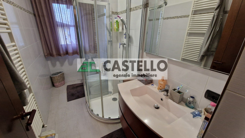 Cadoneghe Castagnara proponiamo in esclusiva, spazioso appartamento di ~100mq netti interni con 3...