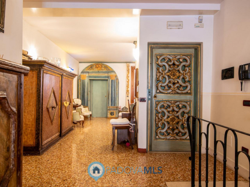 Palazzetto del 1700 ristrutturato completamente con possibilità di ampio garage

Immobile in escl...