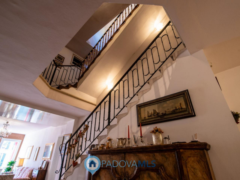 Palazzetto del 1700 ristrutturato completamente con possibilità di ampio garage

Immobile in escl...