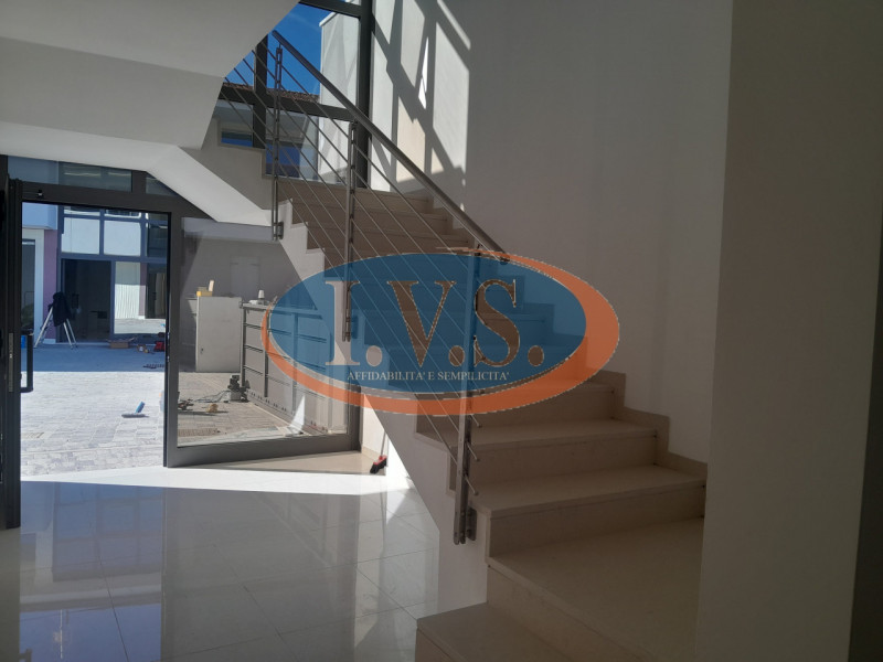 MONTEGALDA (VI): In tranquilla zona residenziale vendesi appartamento BICAMERE al primo piano in ...