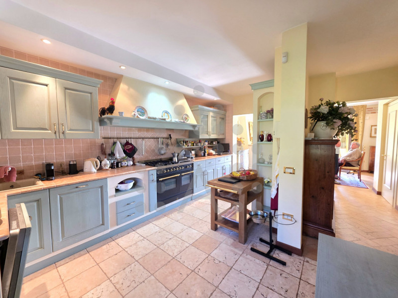 Nelle vicinanze del Golf Club La Montecchia, esiste un modo diverso di vivere la casa: più silenz...