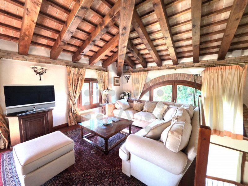 Nelle vicinanze del Golf Club La Montecchia, esiste un modo diverso di vivere la casa: più silenz...