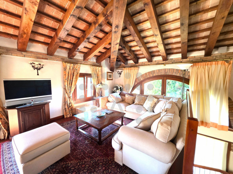 Nelle vicinanze del Golf Club La Montecchia, esiste un modo diverso di vivere la casa: più silenz...