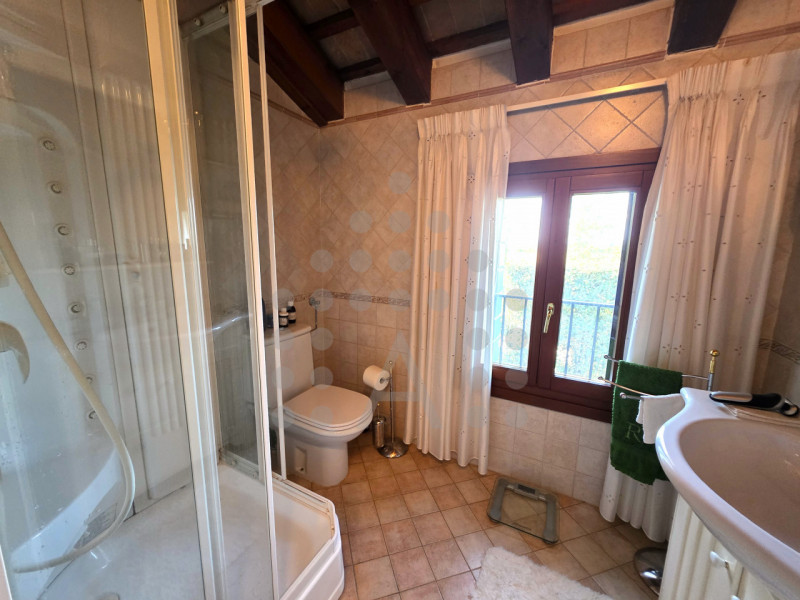 Nelle vicinanze del Golf Club La Montecchia, esiste un modo diverso di vivere la casa: più silenz...