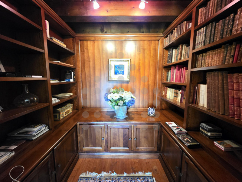 Nelle vicinanze del Golf Club La Montecchia, esiste un modo diverso di vivere la casa: più silenz...