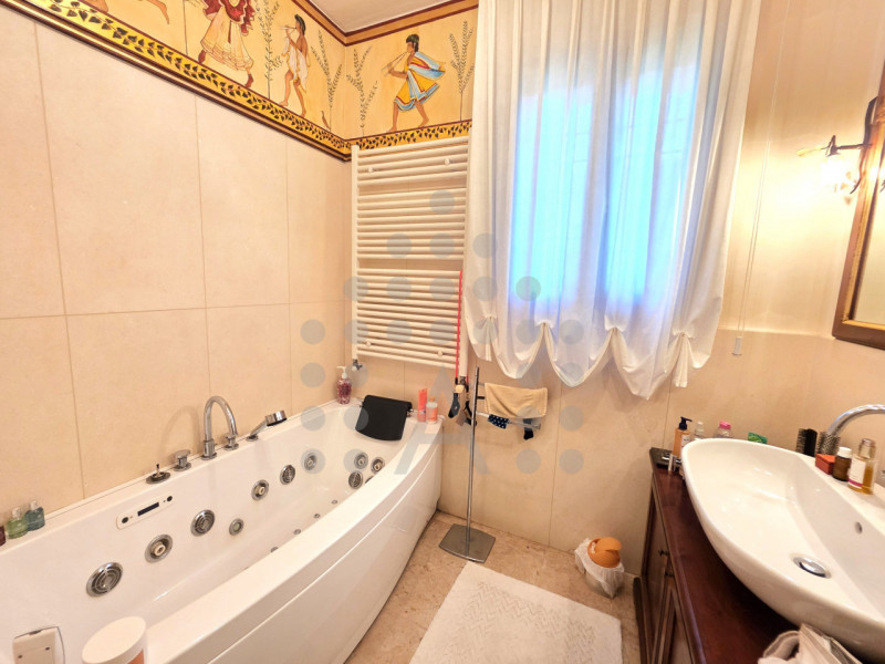 Nelle vicinanze del Golf Club La Montecchia, esiste un modo diverso di vivere la casa: più silenz...