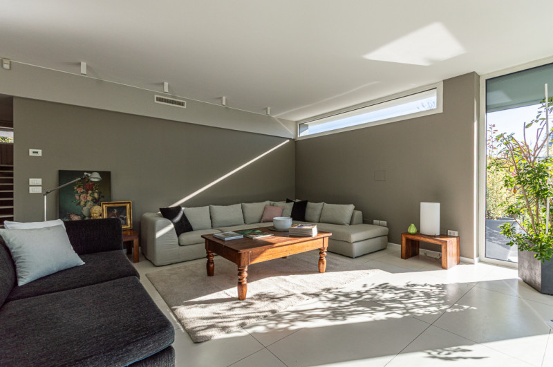 Scopri questa magnifica villa moderna situata nel cuore di Noventa Padovana, un comune rinomato p...