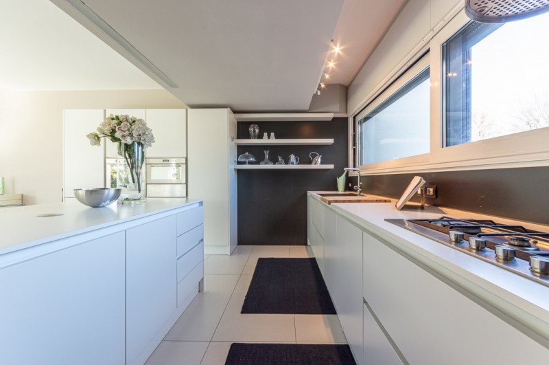 Scopri questa magnifica villa moderna situata nel cuore di Noventa Padovana, un comune rinomato p...