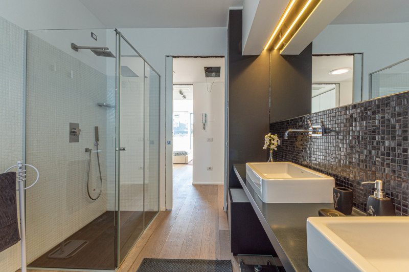 Scopri questa magnifica villa moderna situata nel cuore di Noventa Padovana, un comune rinomato p...