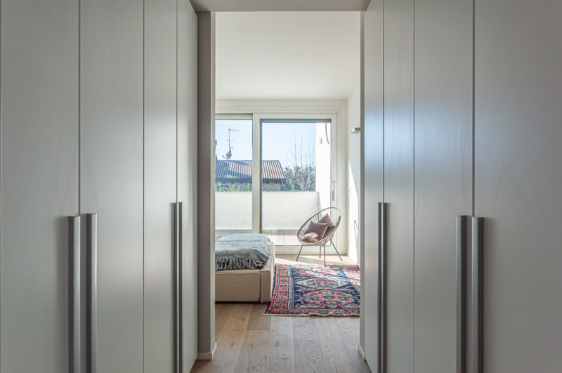 Scopri questa magnifica villa moderna situata nel cuore di Noventa Padovana, un comune rinomato p...