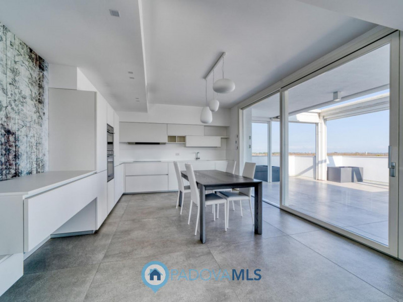 Attico - Via A. Diaz, 252 - 28100 Veneto

Immobile in esclusiva al Gruppo Padova MLS

VIGONZA Zon...