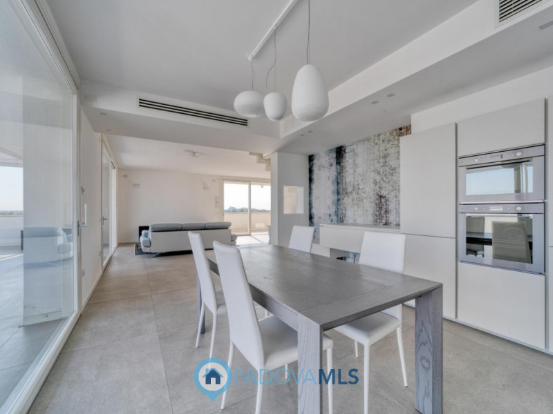 Attico - Via A. Diaz, 252 - 28100 Veneto

Immobile in esclusiva al Gruppo Padova MLS

VIGONZA Zon...