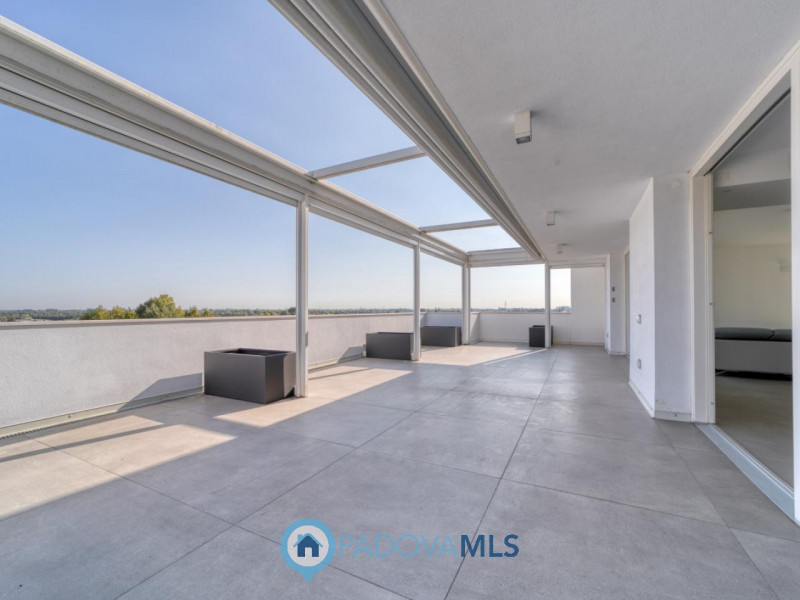 Attico - Via A. Diaz, 252 - 28100 Veneto

Immobile in esclusiva al Gruppo Padova MLS

VIGONZA Zon...