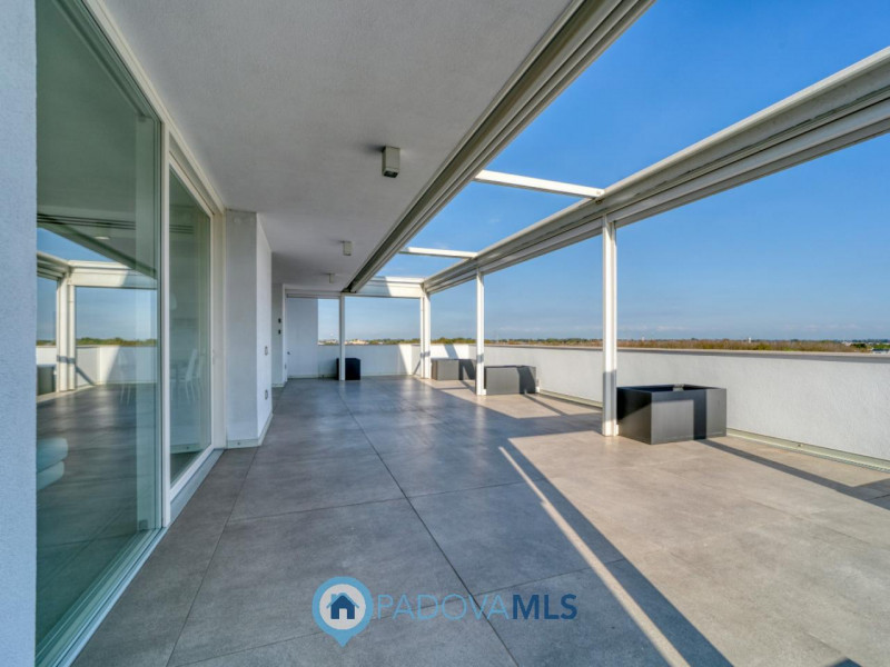 Attico - Via A. Diaz, 252 - 28100 Veneto

Immobile in esclusiva al Gruppo Padova MLS

VIGONZA Zon...